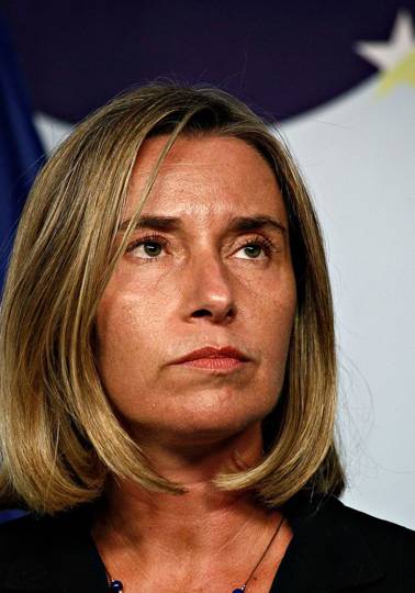 Migrating masses of online information Headshot of lady