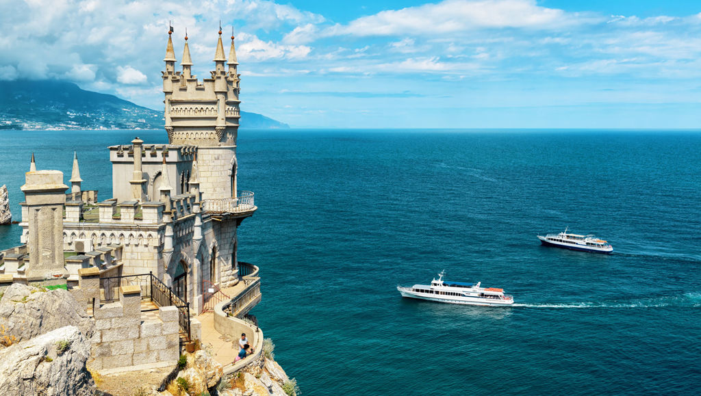 Black Sea research… in 12 languages Castle Swallow's Nest on a rock in the Black Sea, Crimea, Russia